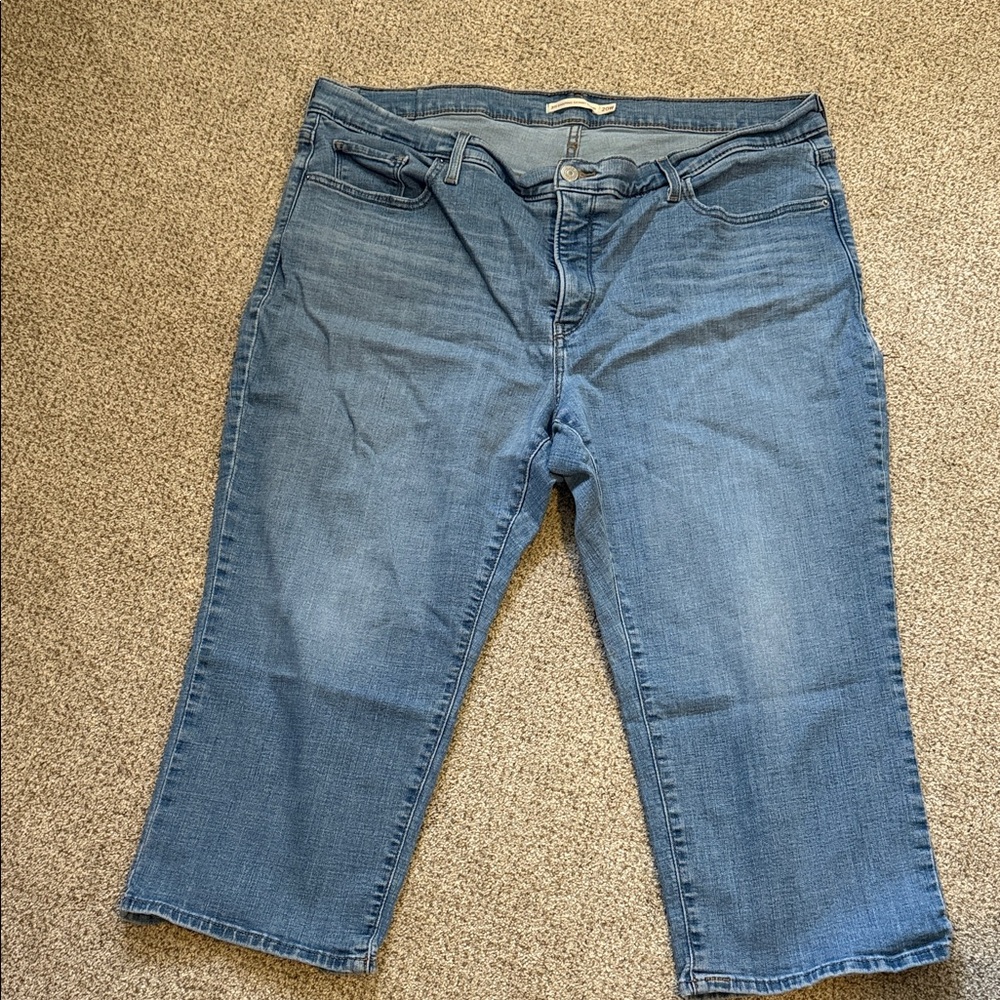 Levi's Women's Capris Blue Jeans